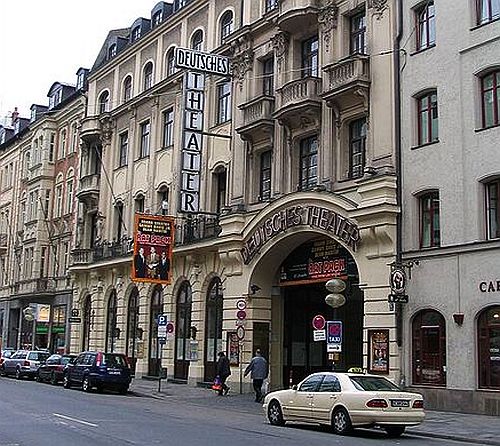 Deutsches Theater in Mnchen - Palast des Lchelns in Frttmaning